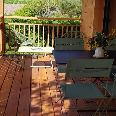 La Cabane Du Jardin Bongheat Exterior photo