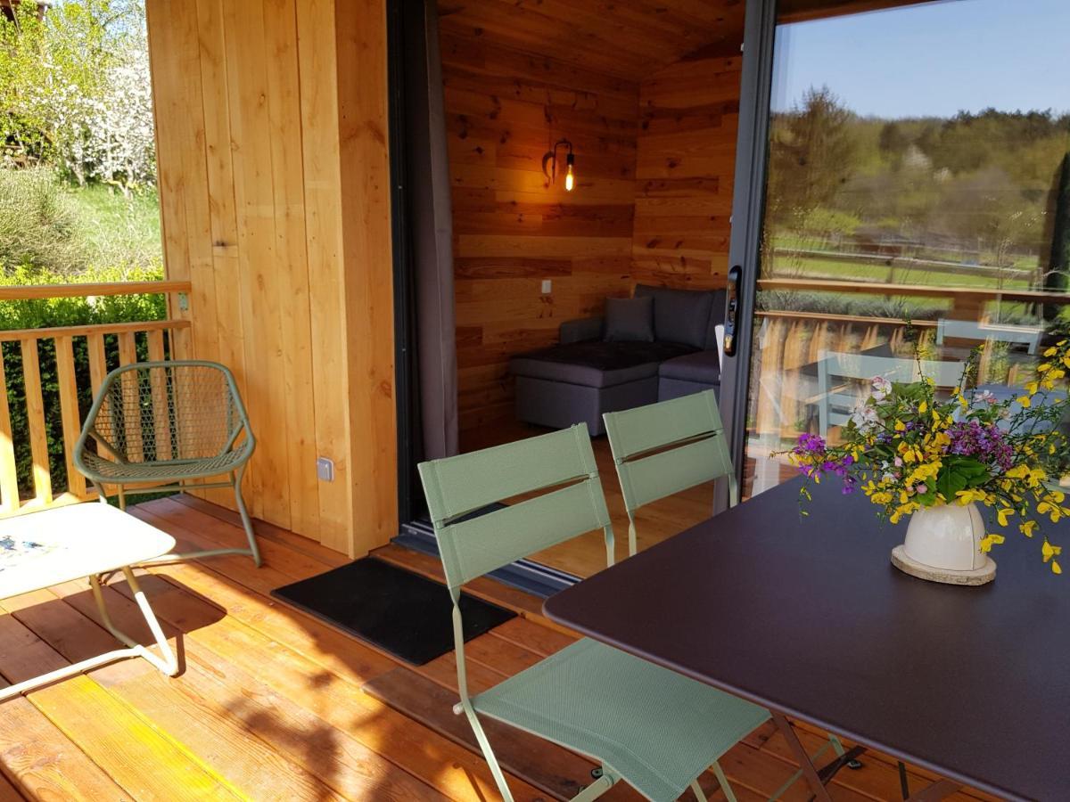 La Cabane Du Jardin Bongheat Exterior photo